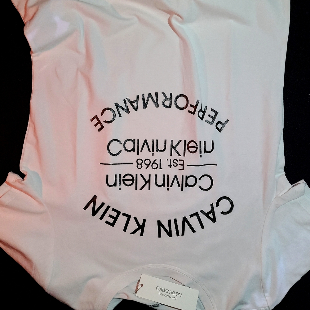 Calvin Klein Performance Medium T New!